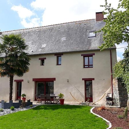 Appartement Dans Maison De 1789 Au Centre De Vitre Exterior photo
