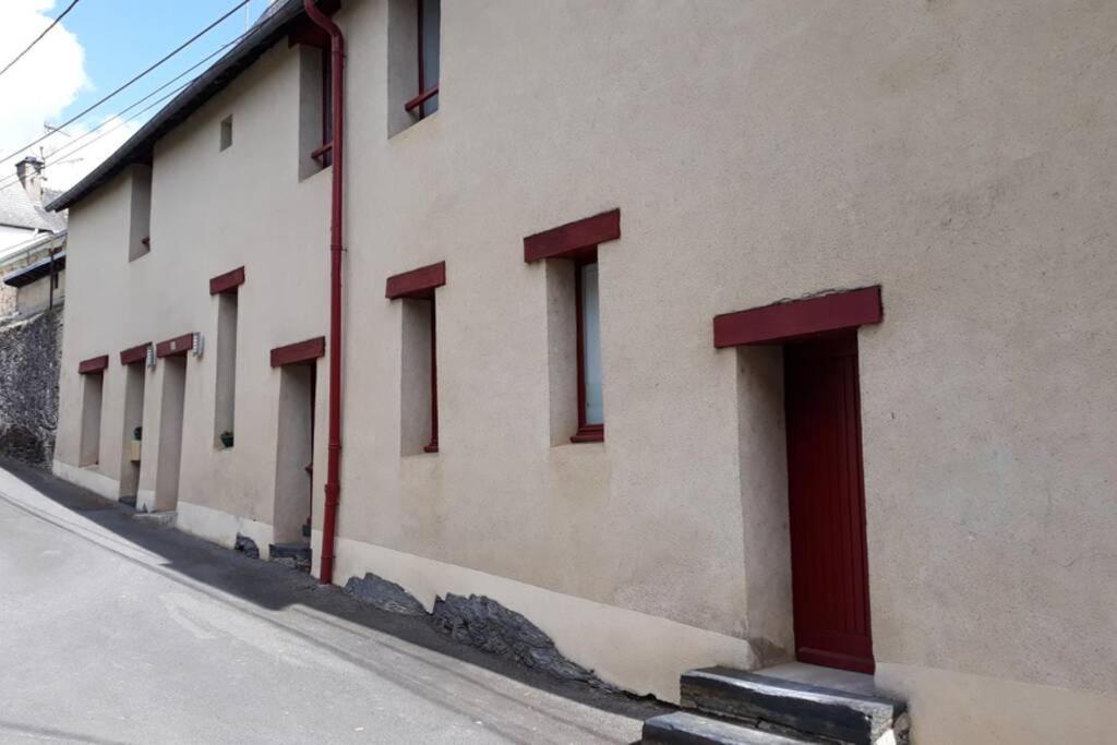 Appartement Dans Maison De 1789 Au Centre De Vitre Exterior photo