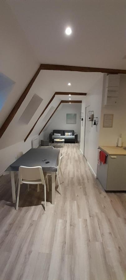 Appartement Dans Maison De 1789 Au Centre De Vitre Exterior photo